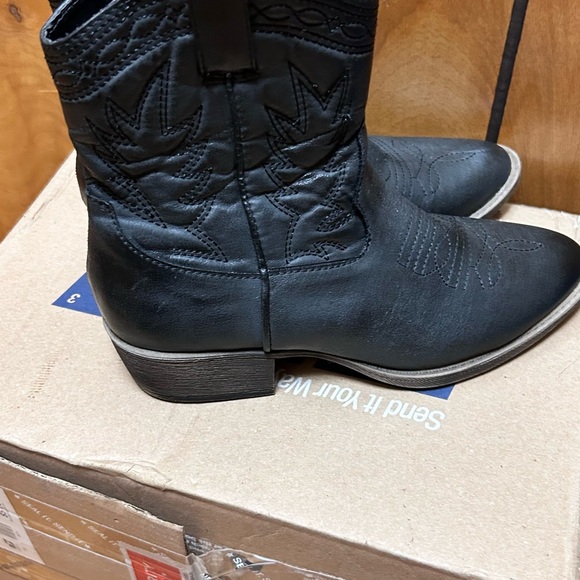 Shoes - Black Western Cowgirl Boots